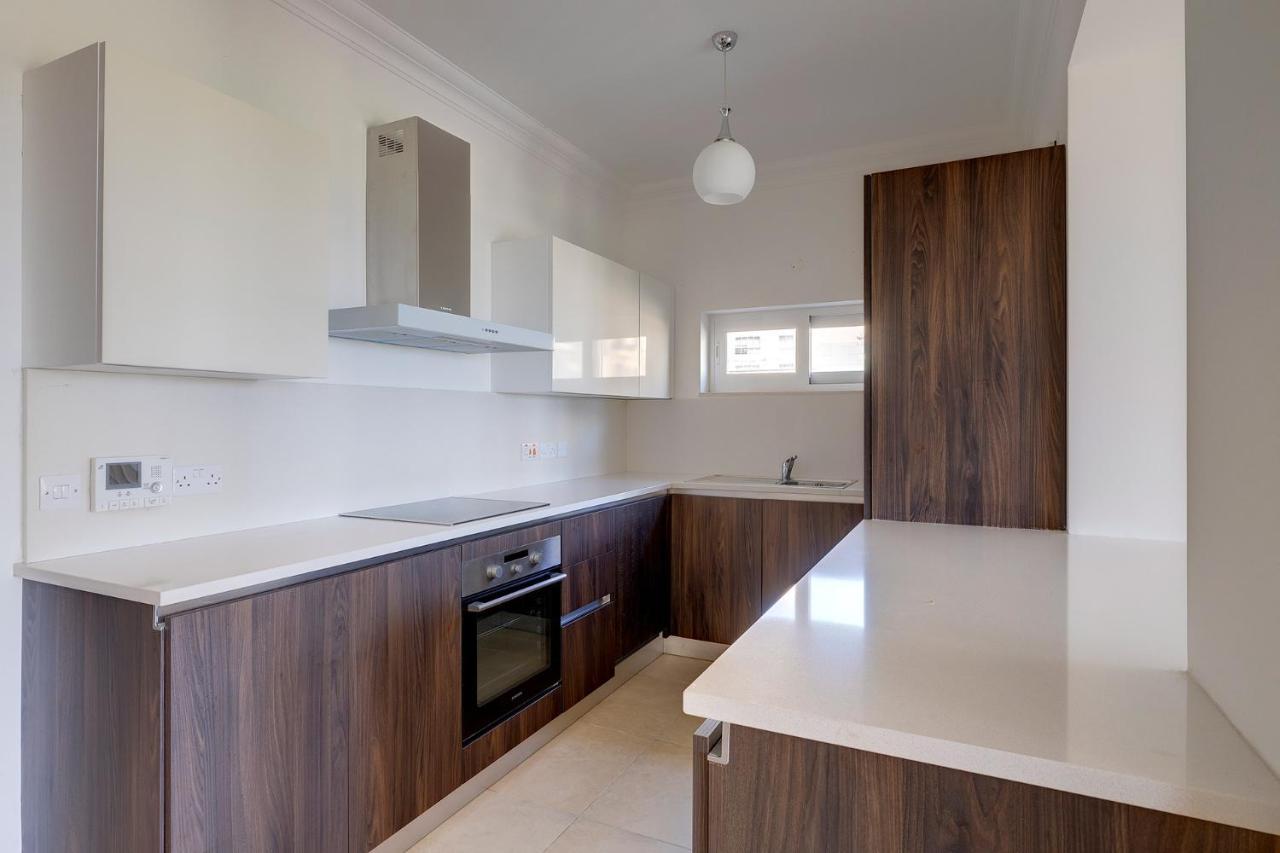 Seafront Lux Apart Inc Pool, Upmarket Area Σλιέμα Εξωτερικό φωτογραφία