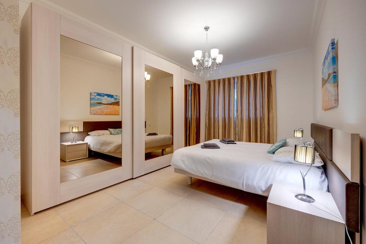 Seafront Lux Apart Inc Pool, Upmarket Area Σλιέμα Εξωτερικό φωτογραφία