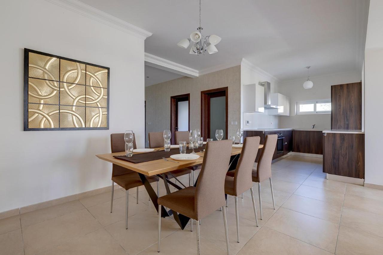 Seafront Lux Apart Inc Pool, Upmarket Area Σλιέμα Εξωτερικό φωτογραφία