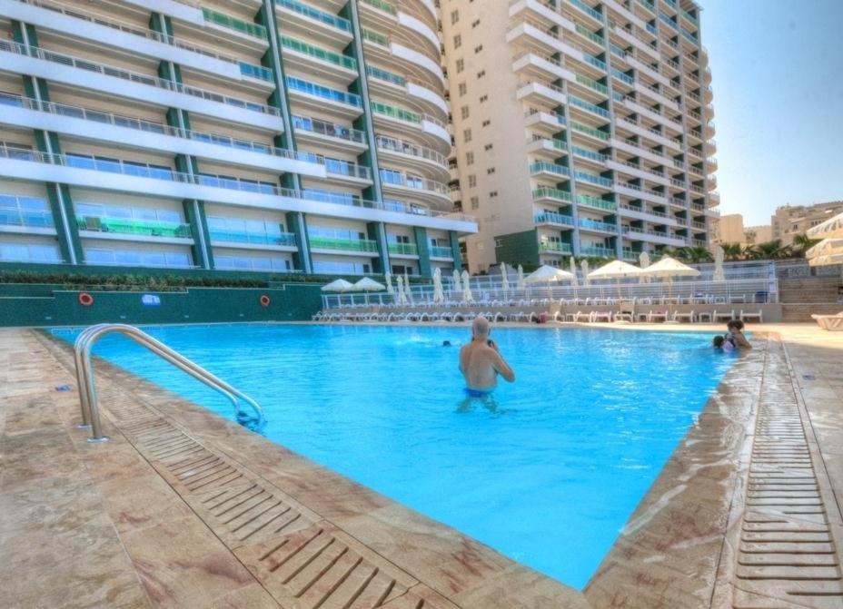 Seafront Lux Apart Inc Pool, Upmarket Area Σλιέμα Εξωτερικό φωτογραφία