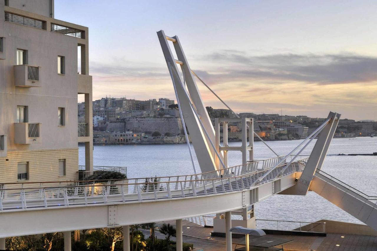 Seafront Lux Apart Inc Pool, Upmarket Area Σλιέμα Εξωτερικό φωτογραφία