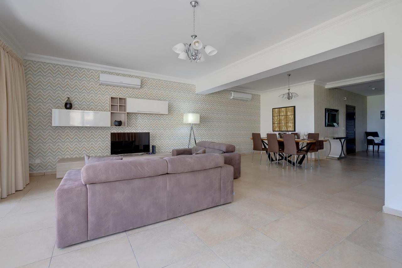 Seafront Lux Apart Inc Pool, Upmarket Area Σλιέμα Εξωτερικό φωτογραφία