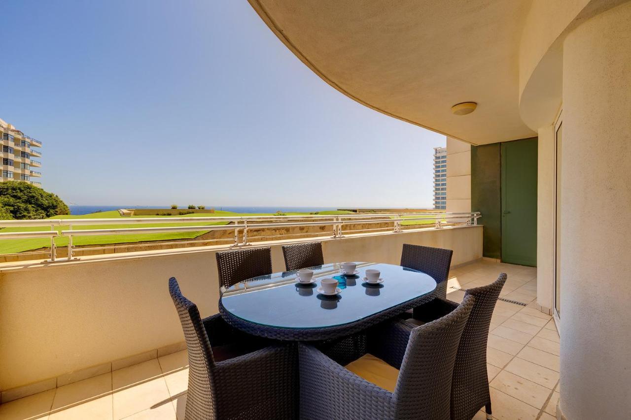 Seafront Lux Apart Inc Pool, Upmarket Area Σλιέμα Εξωτερικό φωτογραφία